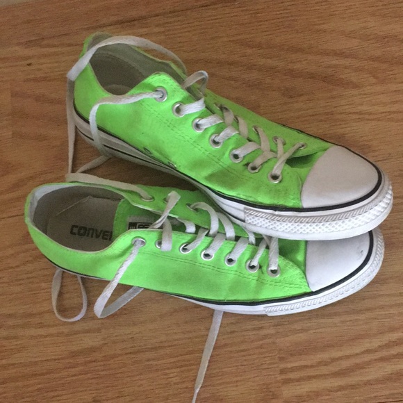 converse fluorescente
